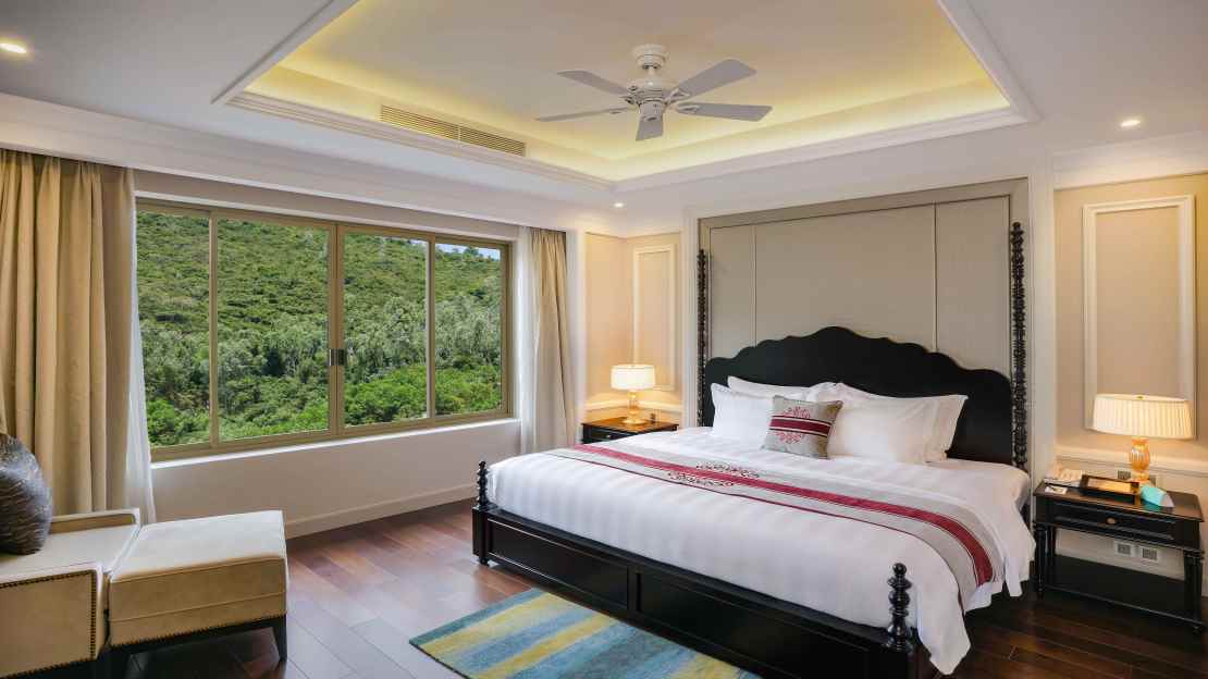  Deluxe Junior Suite Hill